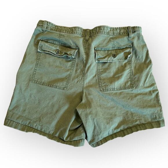 GAP Pants - GAP Women's Size 16 Green Girlfriend Chino Shorts